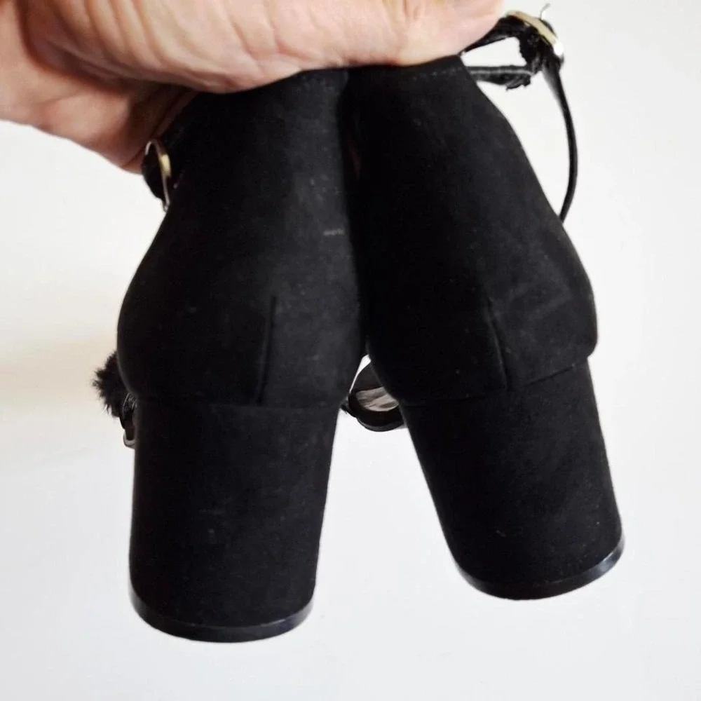 Unisa Black faux fur block heels sandals 8.5/9 y2kstyle goth whimsygoth‎ fairy